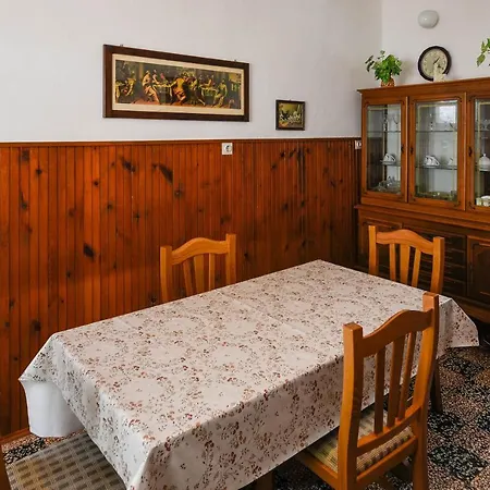 Σπίτι διακοπών Grandma's Old House Potomje